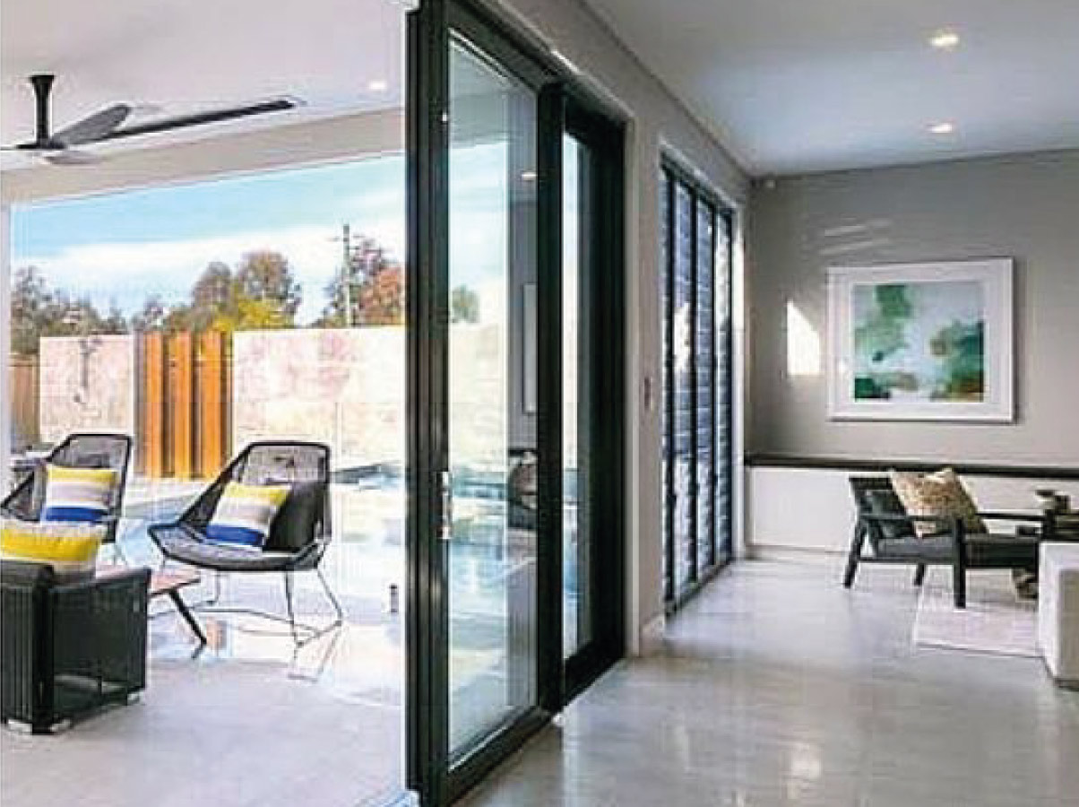 Puertas apilables hogar con vista al interior y exterior