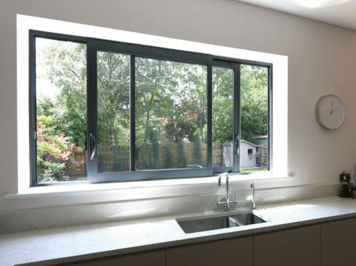 Ventana Oscilobatiente cocina con hermosa vista al exterior