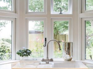 Ventana mirador cocina con vista al exterior