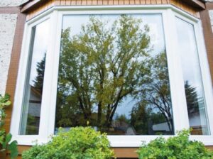 Ventana mirador vista de desde el exterior patio