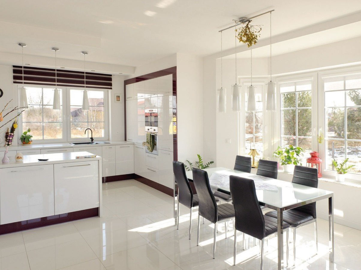 Ventana practicable hermoso comedor con vista al patio