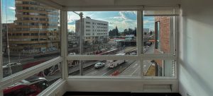 Proyecto de Ventana antiruido en Bogotá, disminución de ruido en apartamento en Bogotá