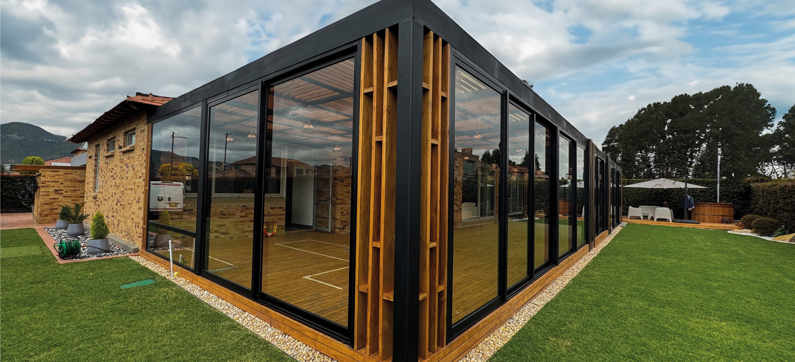 Casa en Cajicá con cerramiento de puertas térmicas